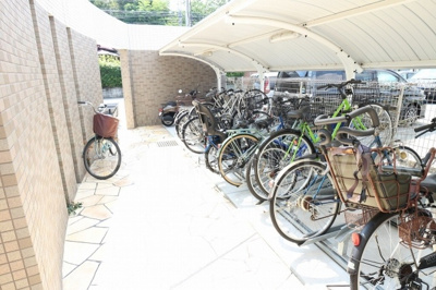 【その他共用部分】 | ドルフコートＫ | 屋根付き自転車置き場