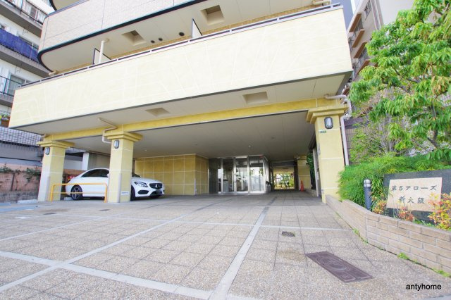 第5アローズ新大阪　仲介手数料無料のエントランス