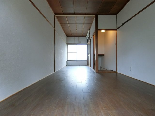 草尾テラスハウスの寝室