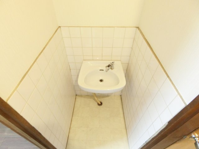 草尾テラスハウスの洗面所