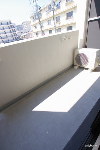 CASA京橋　仲介手数料無料のバルコニー