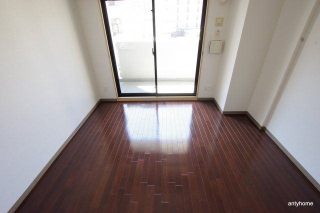 CASA京橋　仲介手数料無料の洋室