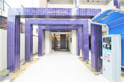 【エントランス】 | エスライズ難波