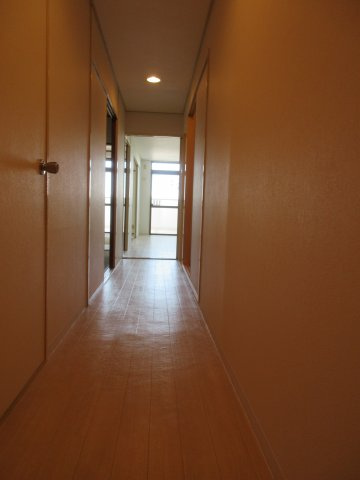 プレアール白水の玄関