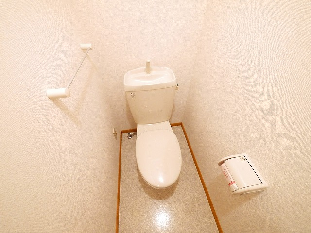 ベル・ソレイユ（奈良市）のトイレ|ゆったりとした空間のトイレです