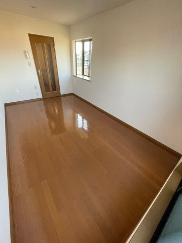 エタニティコートⅠ番館の居間・リビング|コンパクトで使いやすいお風呂です