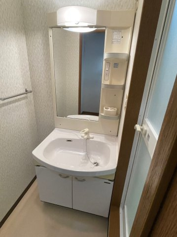 エタニティコートⅠ番館の洗面所|忙しい朝には欠かせない洗面所です