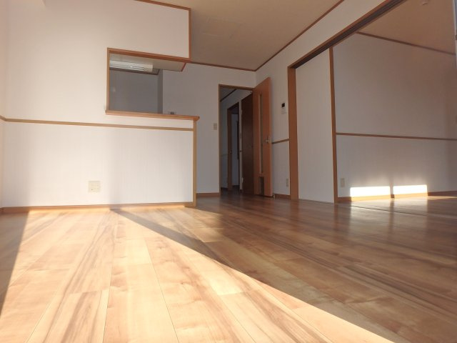 ハイツサンガーデンの居間・リビング