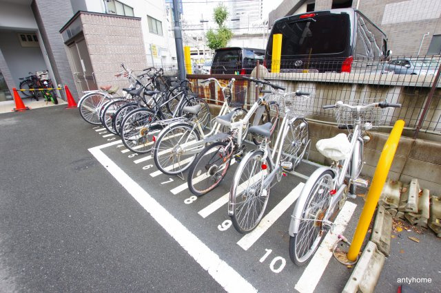 オクトレーベン新大阪　仲介手数料無料の駐車場
