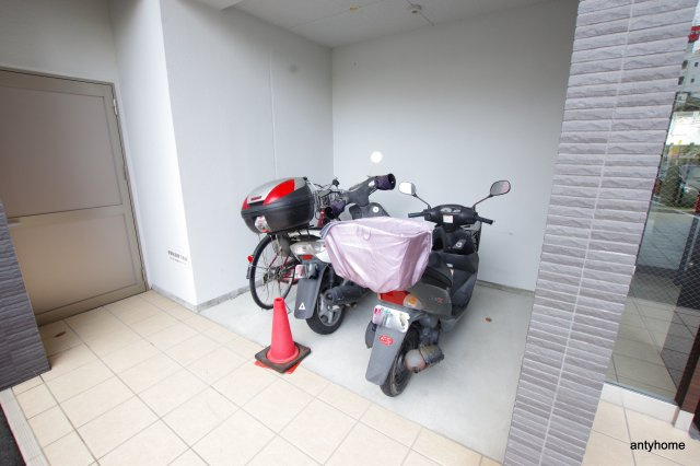 オクトレーベン新大阪　仲介手数料無料の駐車場