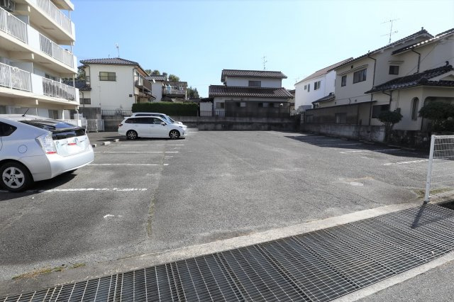 アネックスきりたの駐車場