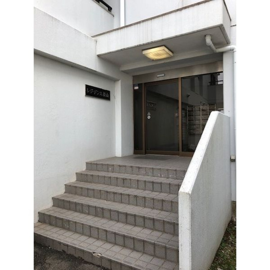 【エントランス】 | レジデンス横山 | 専用の収納スペースです