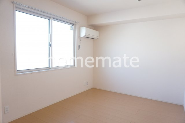 イッチー沼山津の洋室