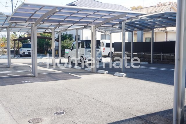 イッチー沼山津の駐車場