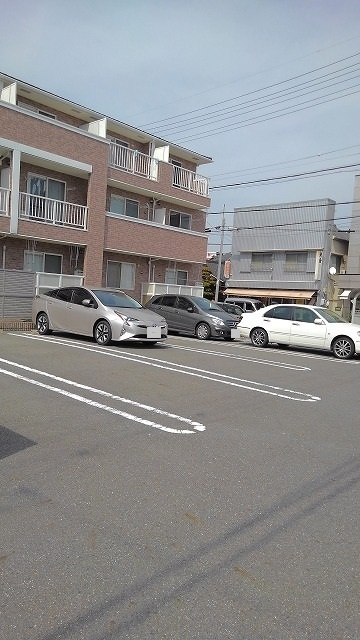 エテルノの駐車場