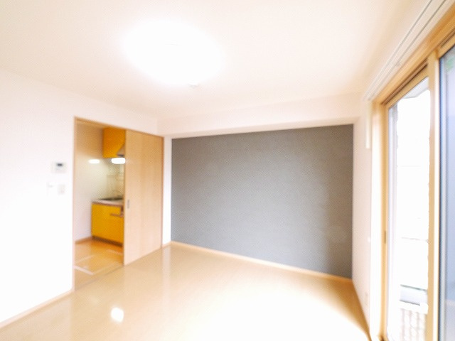 ヴィラ クレストの洋室|落ち着いた色調の洋室です