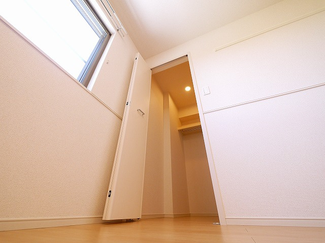 ルミエール（生駒市）の収納|大きなものも収納できそうです