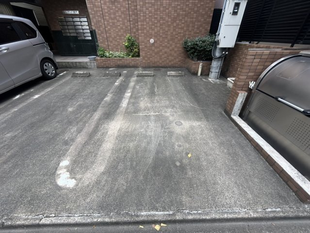 ソレアード関戸❘名古屋市の賃貸ならMy賃貸の駐車場|ソレアード関戸 ※左右反転