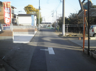 【前面道路含む現地写真】