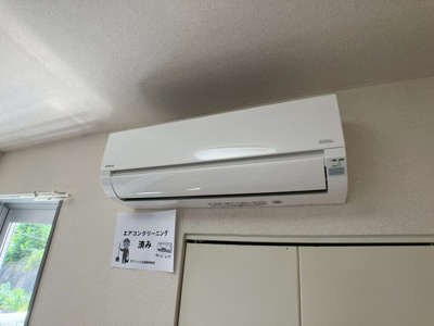 【設備】 | ミングルAP.栗谷一番館 | 洋室のお部屋それぞれに暑い夏や寒い冬に大活躍のエアコンが付いています☆冷暖房完備で1年中快適に過ごせます♪