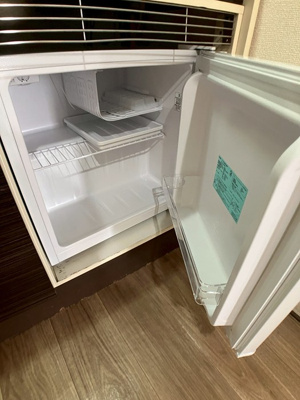 【設備】 | ミングルAP.栗谷一番館 | キッチンにあるミニ冷蔵庫です♪ペットボトルやビールなども冷やしておけますね☆
