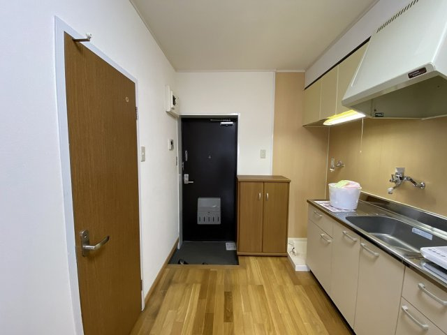 メゾンド梨花の玄関