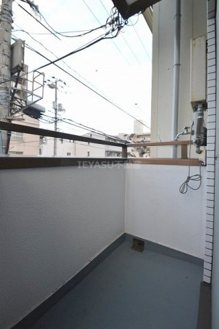 第６大津ビルのバルコニー