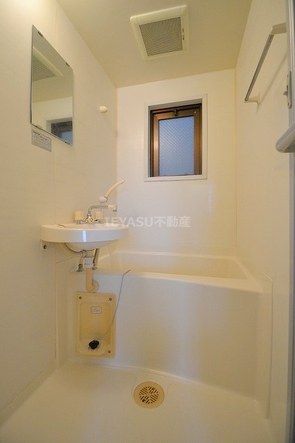 第６大津ビルの浴室