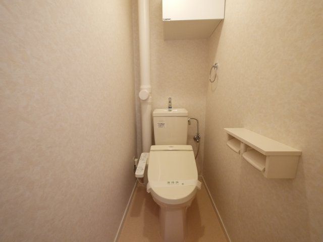 第２仲村マンションのトイレ|温水洗浄便座付きの清潔トイレ