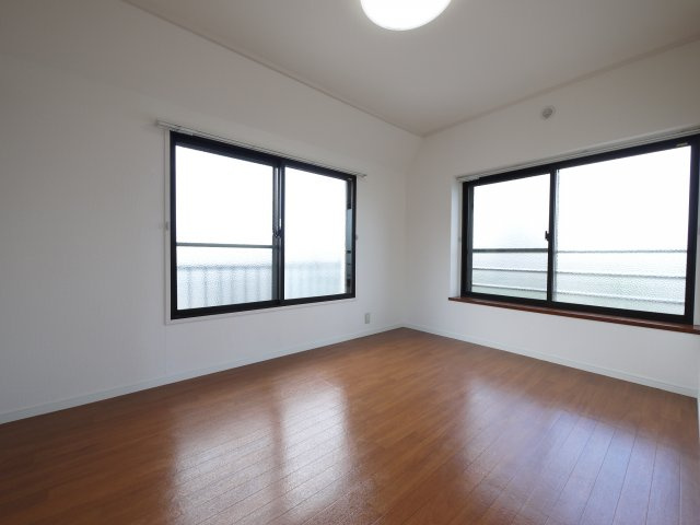 第２仲村マンションの展望|角部屋２面採光で明るいですよ