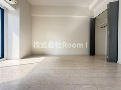 【居間・リビング】 | Ｓ－ＲＥＳＩＤＥＮＣＥ谷町五丁目 | こちらのリビングで趣味の時間をお楽しみください