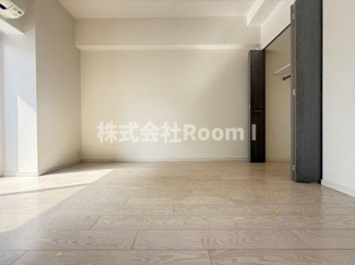 【寝室】 | Ｓ－ＲＥＳＩＤＥＮＣＥ谷町五丁目 | 使い勝手のいい寝室です