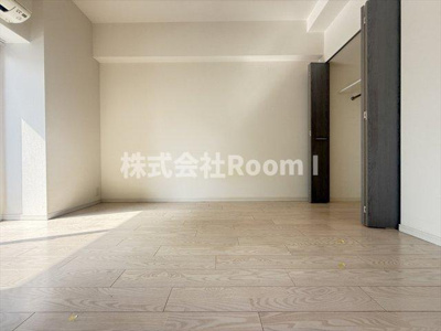 【寝室】 | Ｓ－ＲＥＳＩＤＥＮＣＥ谷町五丁目 | 使い勝手のいい寝室です
