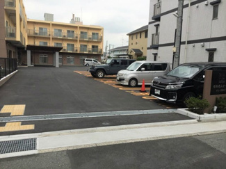 【駐車場】 | いつでも目の届く敷地内に駐車場があります♪荷物がかさばりがちなお買物にも、敷地内駐車場があると便利ですよね☆