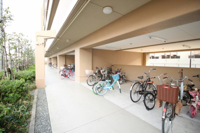 【その他共用部分】 | アルカサール美園 | ☆屋根付き駐輪場☆