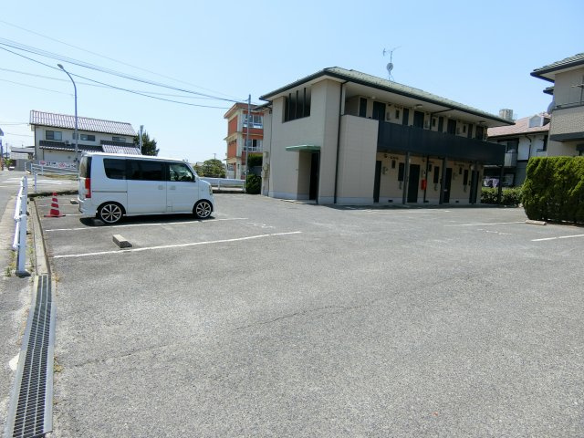 グリーンビューA棟の駐車場