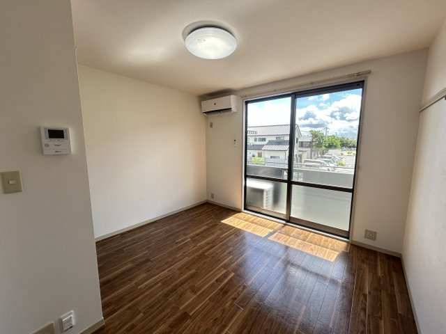 グリーンビューA棟の居間・リビング