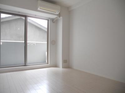 FIRST COURT五条新町（ファーストコート五条新町）の居間・リビング|洋室