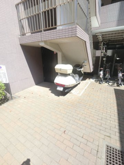 【その他共用部分】 | 敷地内バイク置場