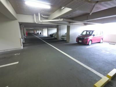 【駐車場】 | ベルコリーヌ港南第2 | 平置き駐車場です。
お車をお持ちの方も安心です。