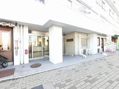 【エントランス】 | 金沢八景ローズマンションアネックス | 京急本線・金沢シーサイドライン「金沢八景」駅徒歩7分と好立地。
通勤時間の短縮でご家族と過ごす時間を増やす事が出来ます。