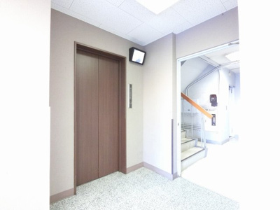 【その他共用部分】 | 金沢八景ローズマンションアネックス | お買い物時やベビーカーの出し入れに便利なエレベーター付