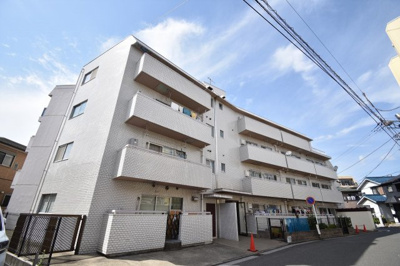 【外観】 | ダイアパレス蒔田 | ブルーライン「蒔田」駅徒歩4分！駅近ならではの便利な住環境も魅力的です。
階下の心配のない1階住戸のため安心して暮らせます♪