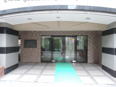 【エントランス】 | ライオンズマンション綱島南 | 綱島駅徒歩10分の好立地。
暮らしにゆとりが生まれます。