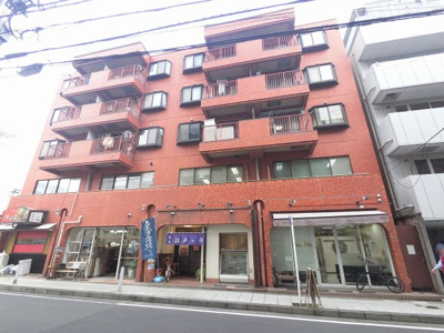 【外観】 | ドミナスイセザキ | 京急本線「日ノ出町」駅徒歩4分と好立地！駅近ならではの便利な住環境も魅力的です。
快適に暮らせるエアコン1基設置。事務所としても利用可能です♪