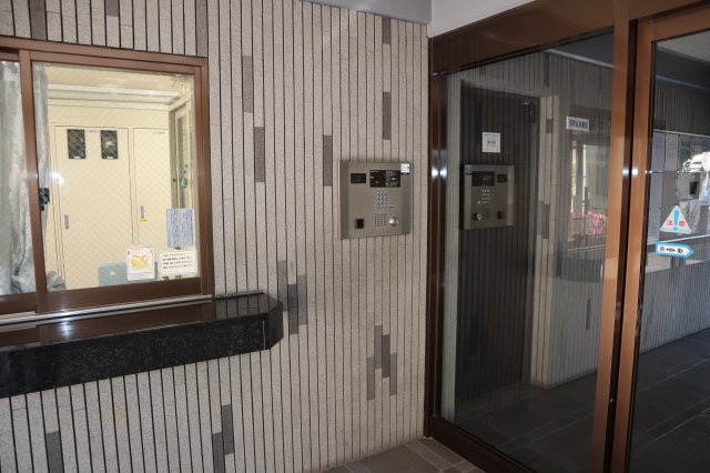 ダイアパレス津田沼東　１階専用庭付のエントランス|オートロック
