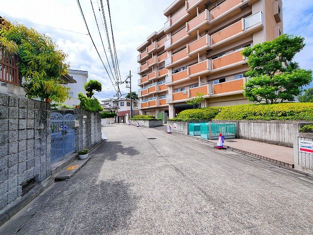 ノバ学園前Ⅲ番館の周辺