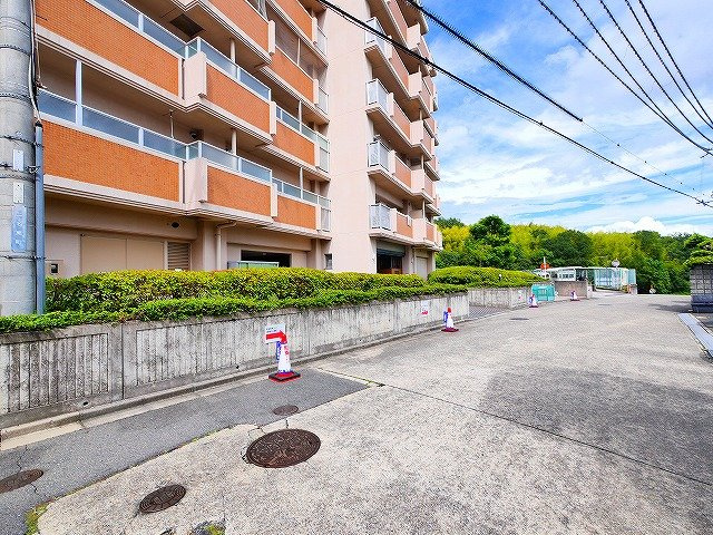 ノバ学園前Ⅲ番館の周辺