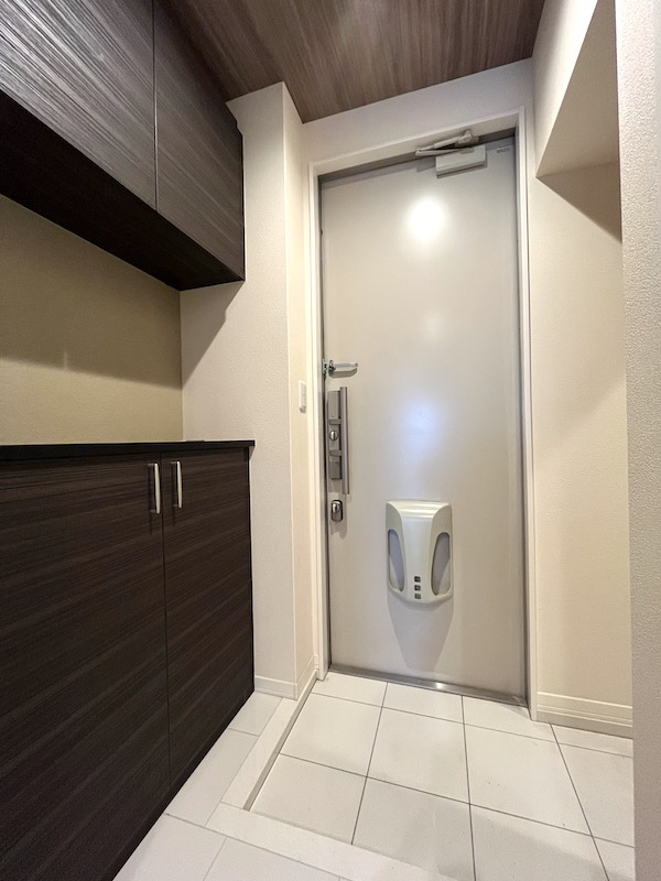 ヒルズレジデンシャルＳ15の玄関