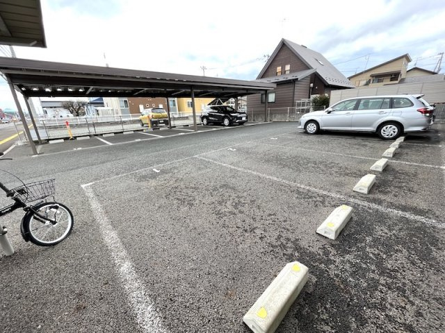 ヒルズレジデンシャルＳ15の駐車場